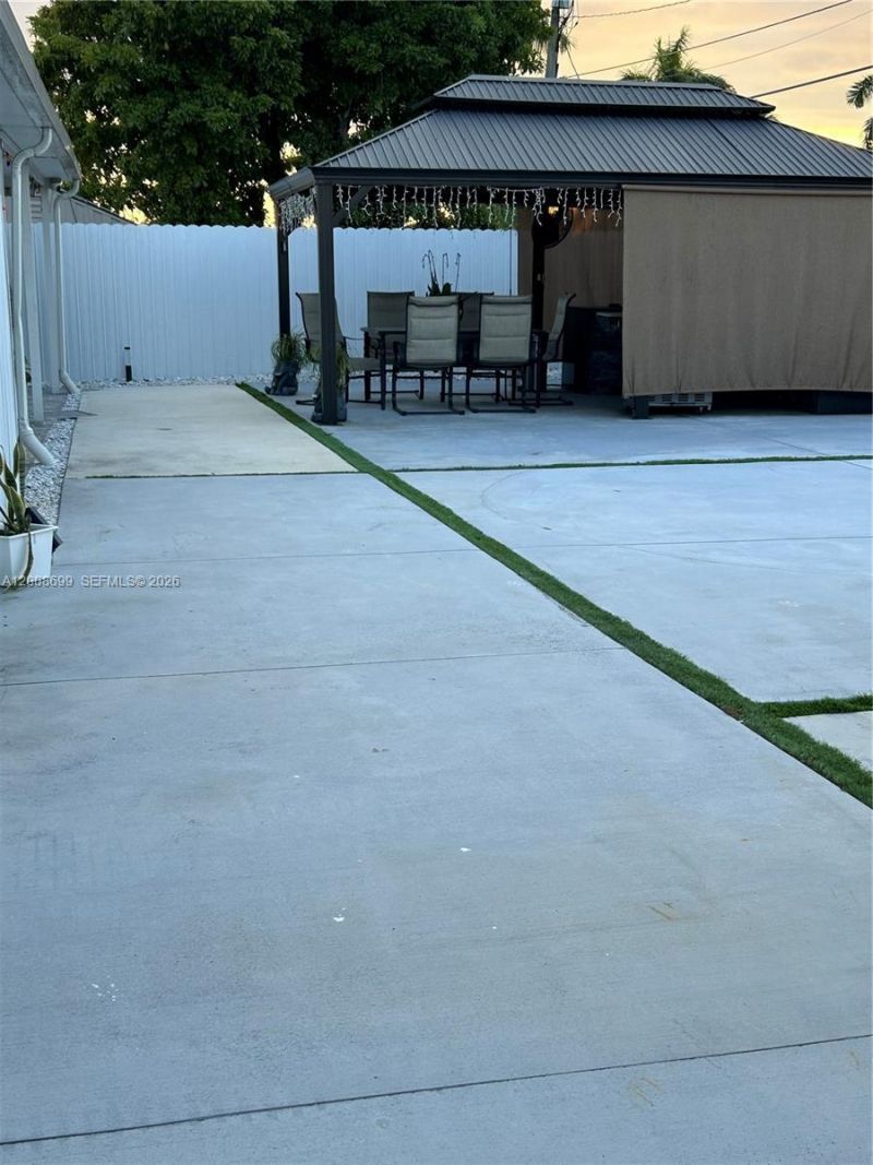 367 W 33rd St, Hialeah, FL 33012 Photo