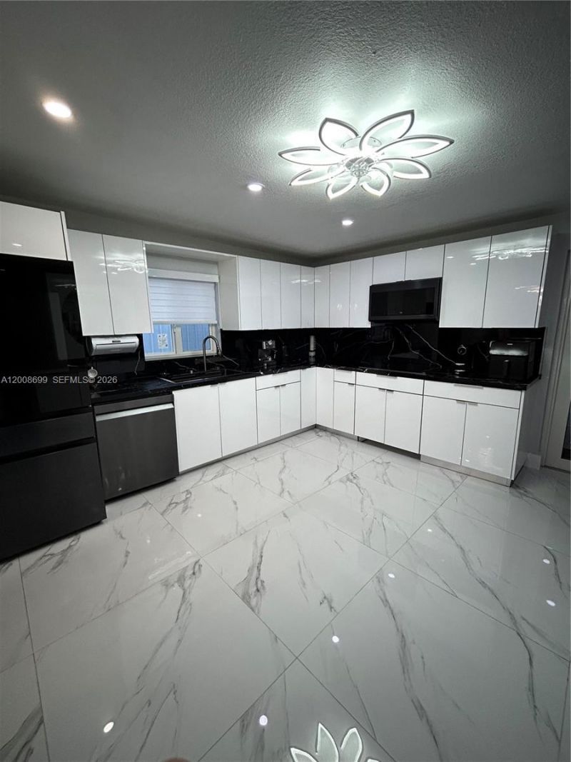 367 W 33rd St, Hialeah, FL 33012 Photo