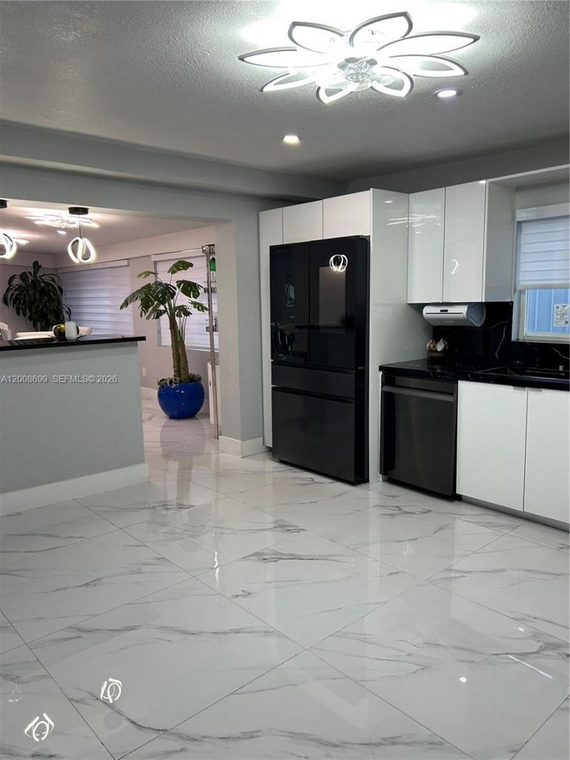 367 W 33rd St, Hialeah, FL 33012 Photo