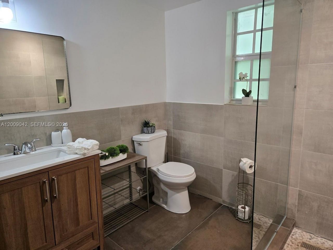 1219 Meridian Ave , Unit 2, Miami Beach, FL 33139 Photo