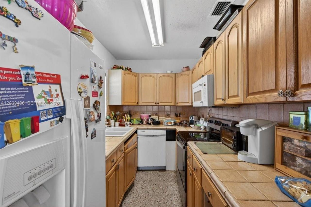1171 NE 182nd St, North Miami Beach, FL 33162 Photo