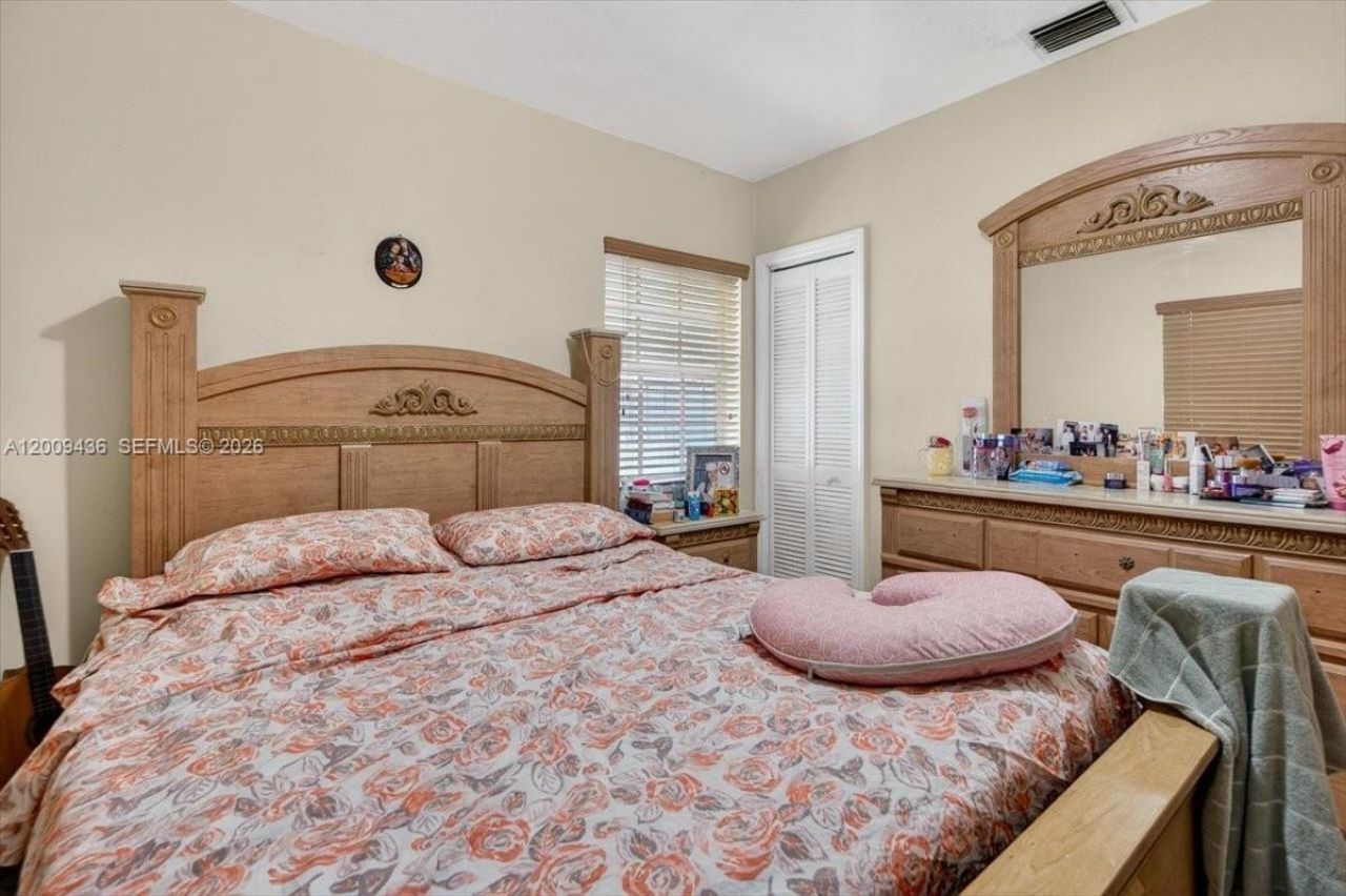 1171 NE 182nd St, North Miami Beach, FL 33162 Photo