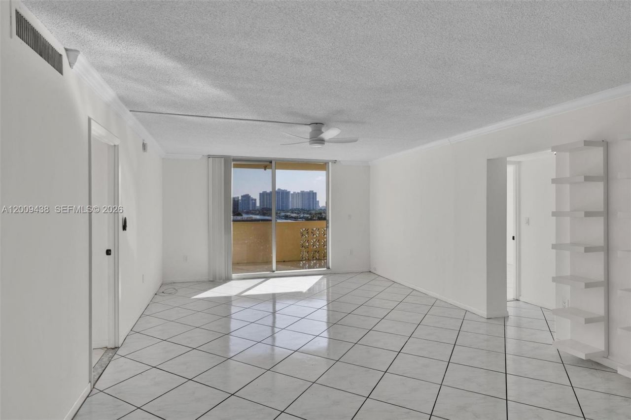 1833 S Ocean Dr , Unit 808, Hallandale Beach, FL 33009 Photo
