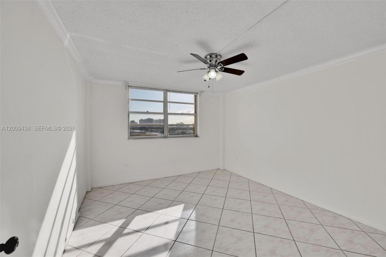 1833 S Ocean Dr , Unit 808, Hallandale Beach, FL 33009 Photo