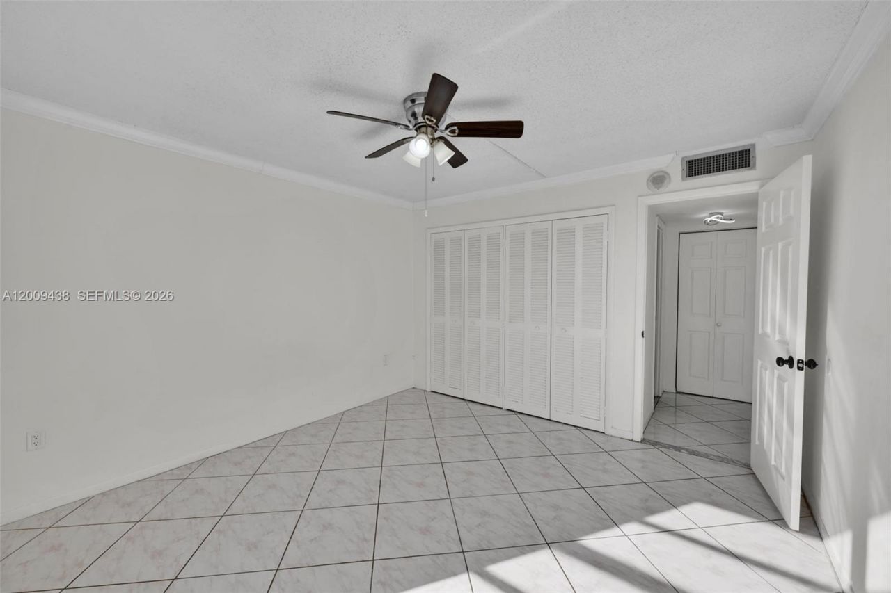 1833 S Ocean Dr , Unit 808, Hallandale Beach, FL 33009 Photo