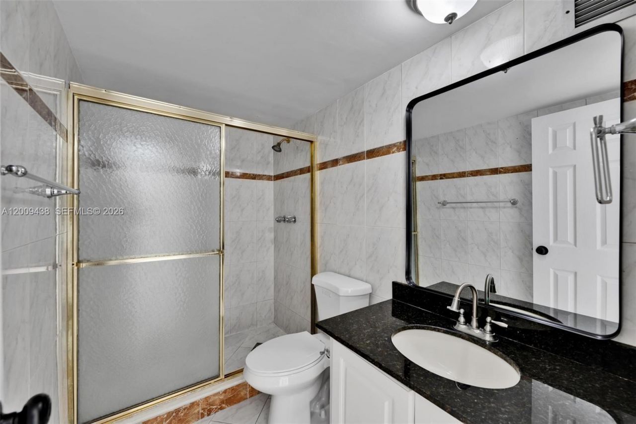 1833 S Ocean Dr , Unit 808, Hallandale Beach, FL 33009 Photo