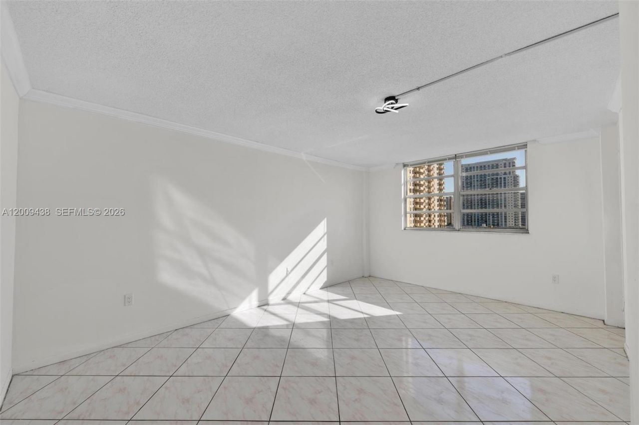 1833 S Ocean Dr , Unit 808, Hallandale Beach, FL 33009 Photo