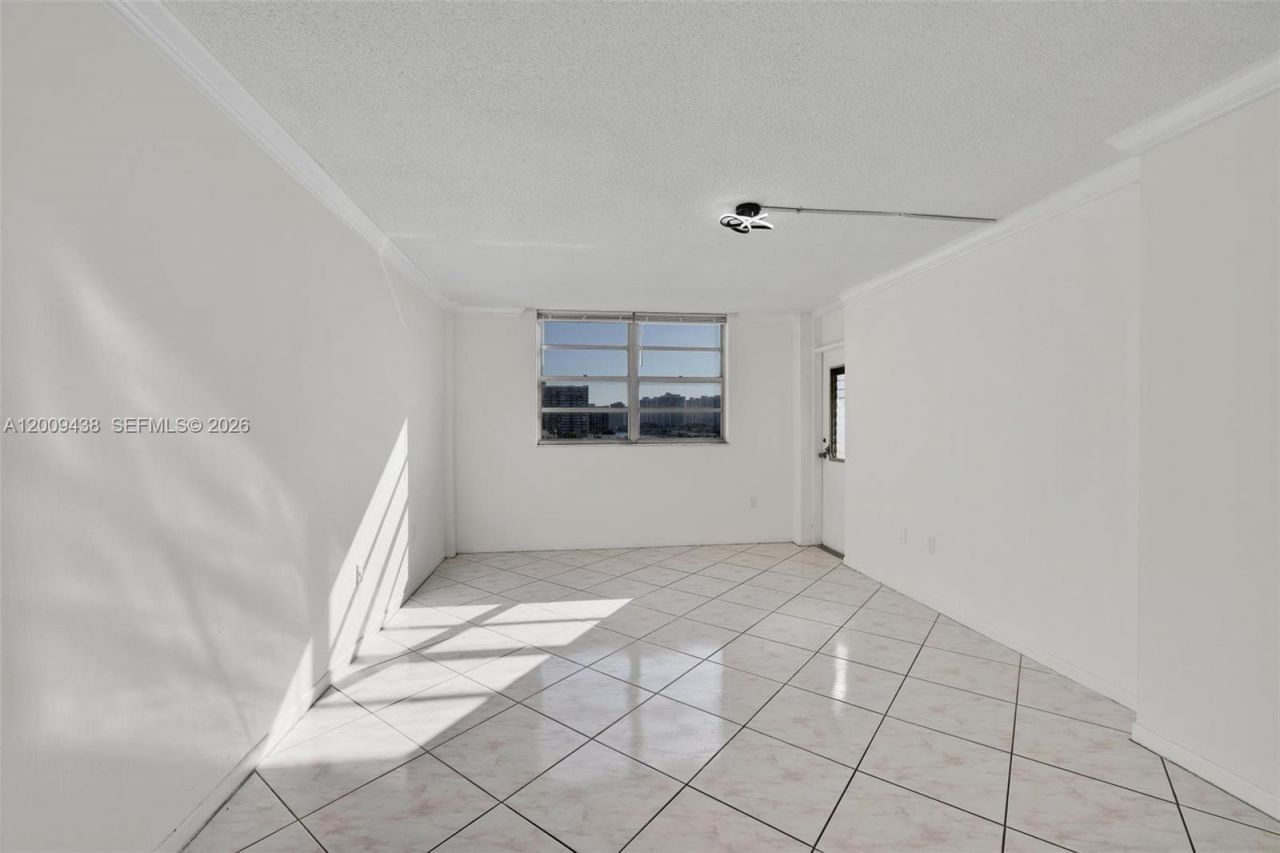 1833 S Ocean Dr , Unit 808, Hallandale Beach, FL 33009 Photo