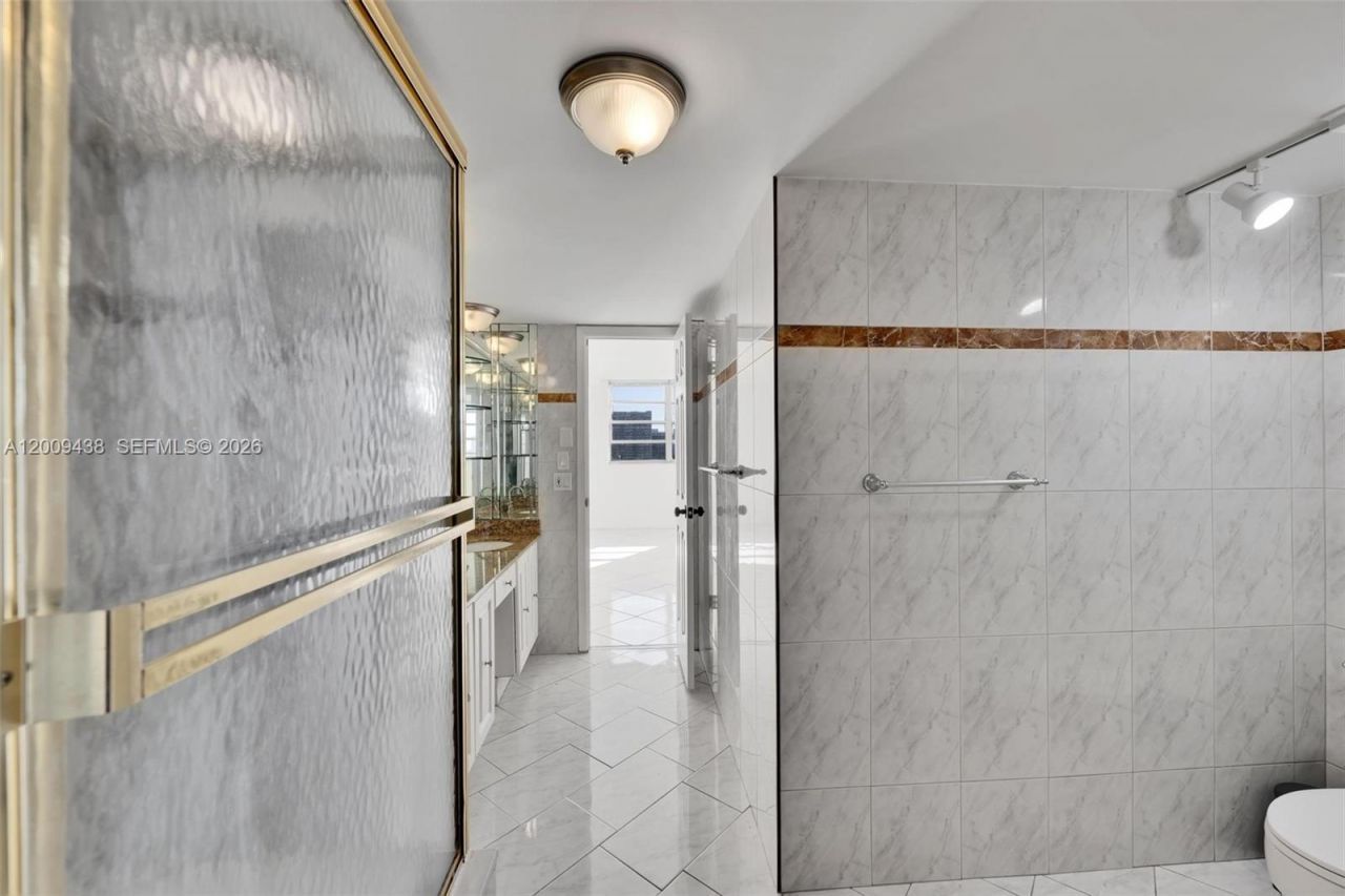 1833 S Ocean Dr , Unit 808, Hallandale Beach, FL 33009 Photo