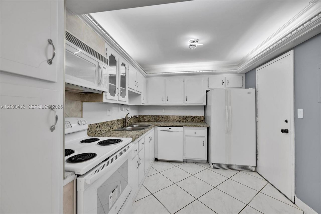 1833 S Ocean Dr , Unit 808, Hallandale Beach, FL 33009 Photo