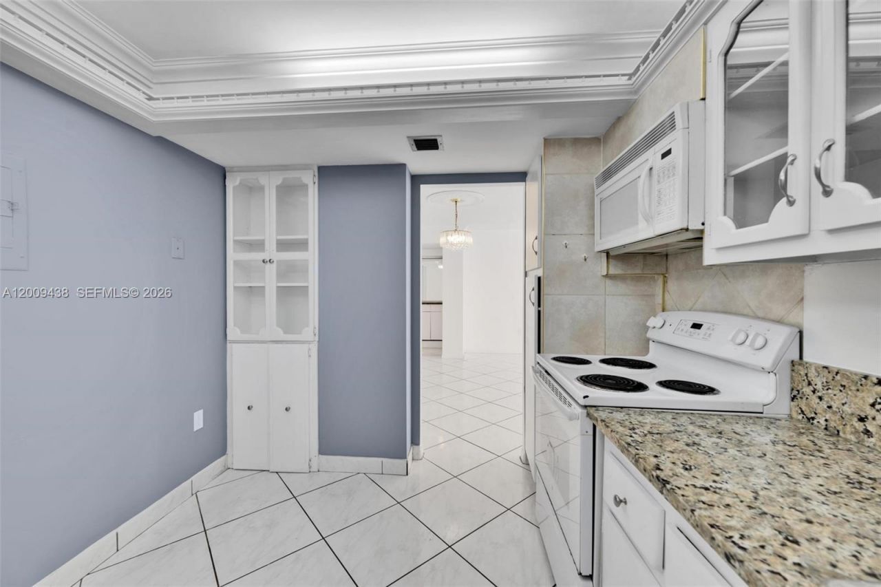 1833 S Ocean Dr , Unit 808, Hallandale Beach, FL 33009 Photo
