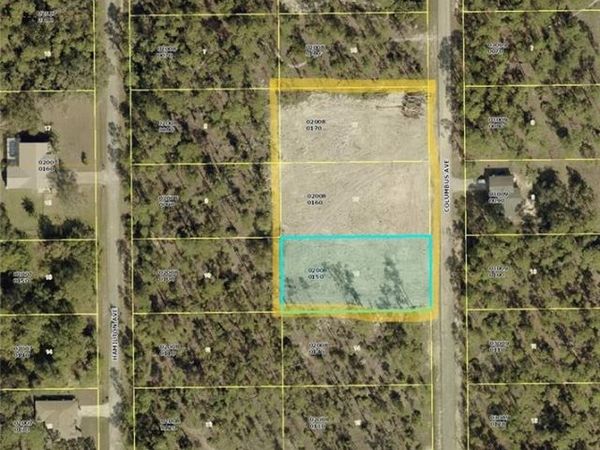 1207 Columbus AVE , LEHIGH ACRES, FL 33972