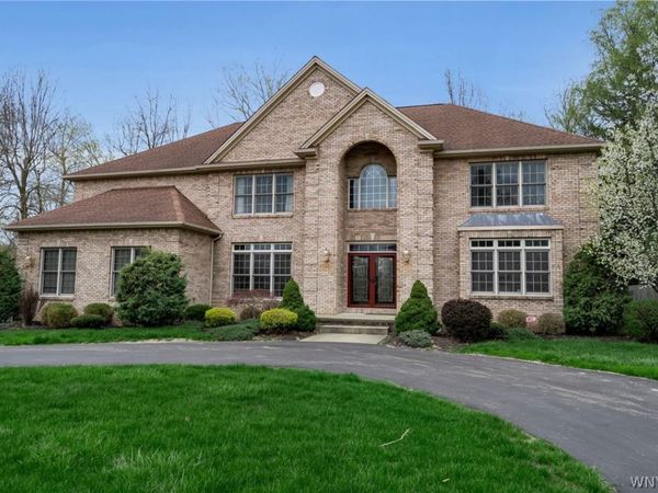 40 Regents Park , East Amherst, NY 14051