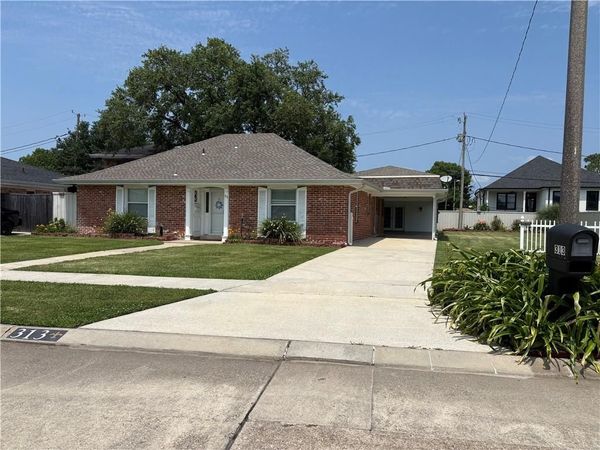 313 BEAR Drive , Arabi, LA 70032