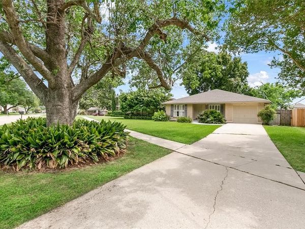 4404 AVRON Boulevard , Metairie, LA 70006