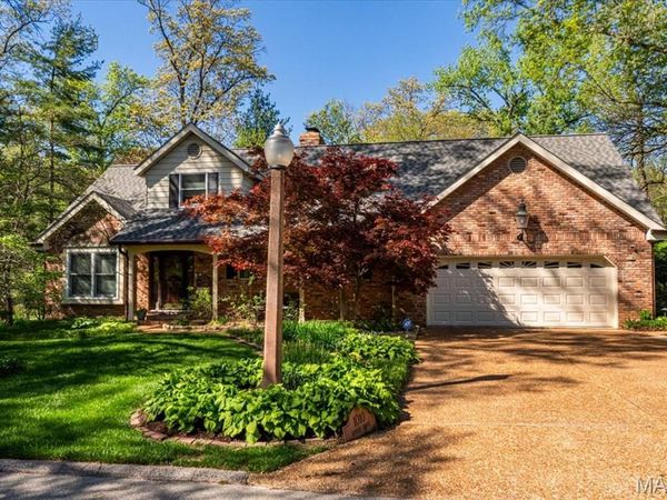 1010 Robert Drive, Godfrey, IL 62035