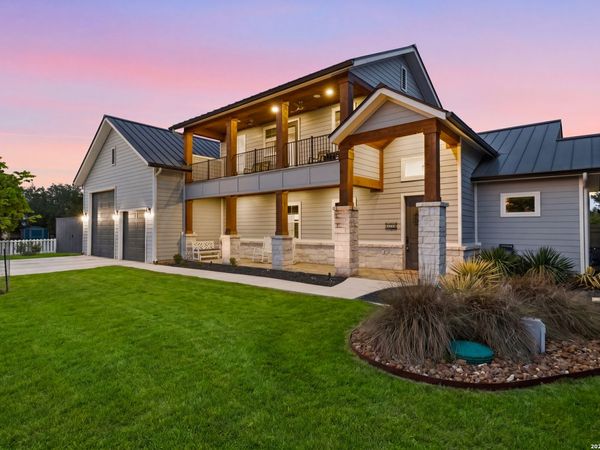 2551 Lakeshore Dr, Canyon Lake, TX 78133