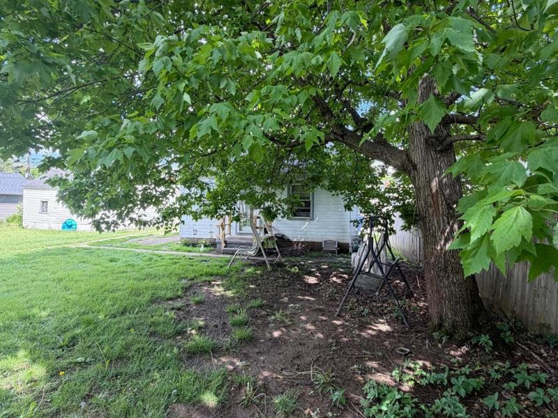 516 N Eastwood Avenue, Lancaster, OH 43130 Photo 2