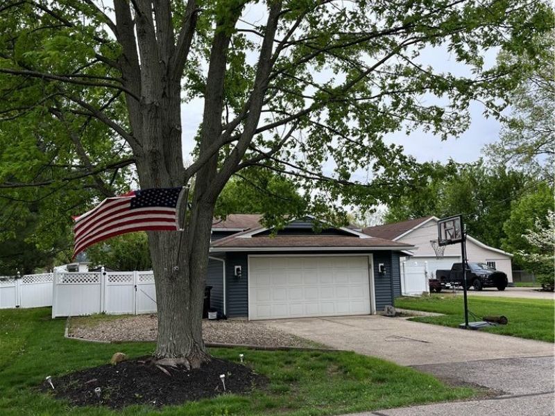 5825 Olive Avenue, North Ridgeville, OH 44039 Photo 2