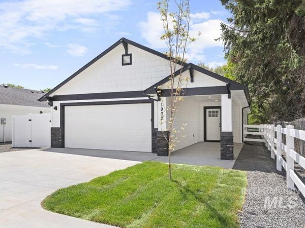 1915 Oregon Avenue, Caldwell, ID 83605