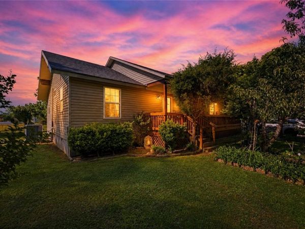 671 Ray Avenue , Fayetteville, AR 72701