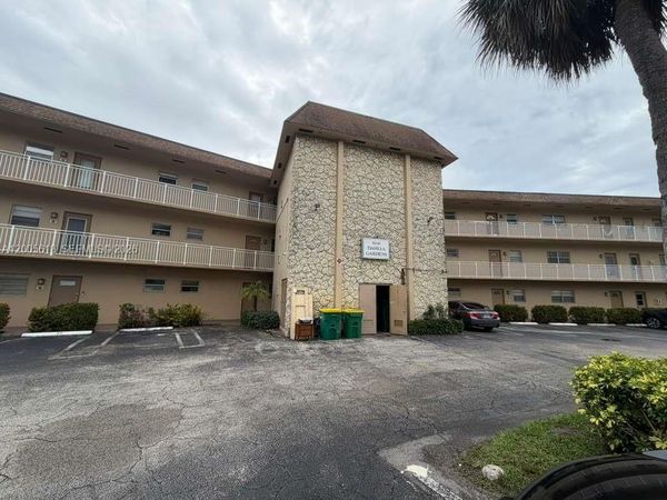 5041 W Oakland Park Blvd , Unit 110, Lauderdale Lakes, FL 33313