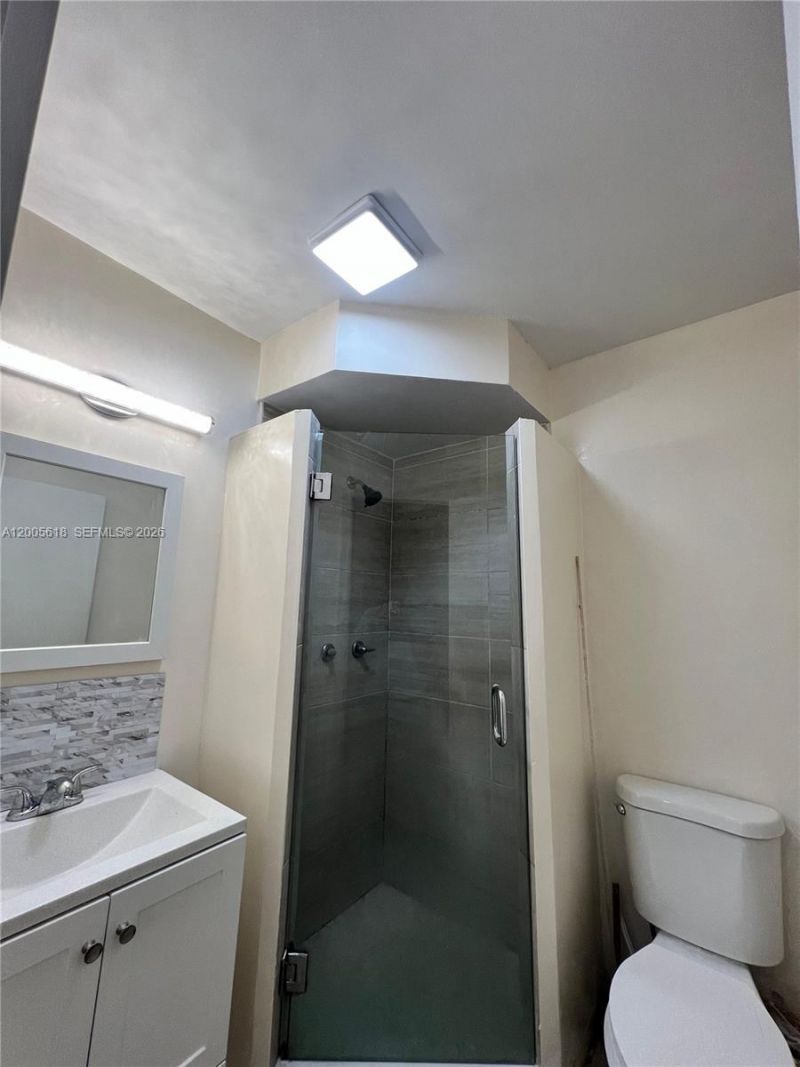 5041 W Oakland Park Blvd , Unit 110, Lauderdale Lakes, FL 33313 Photo