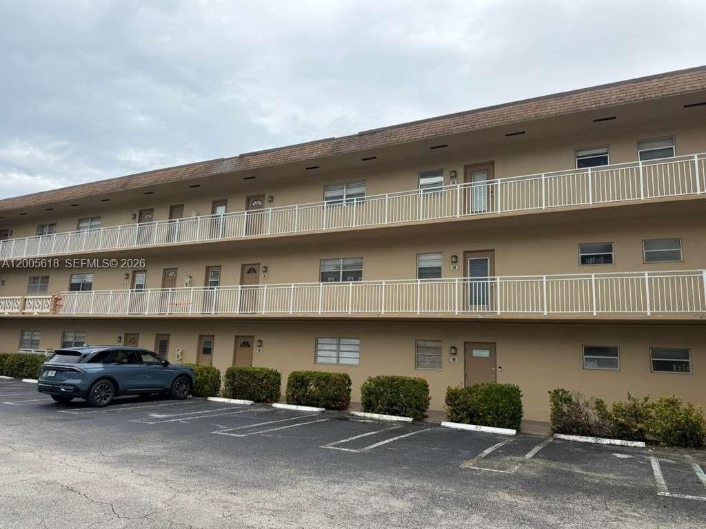 5041 W Oakland Park Blvd , Unit 110, Lauderdale Lakes, FL 33313 Photo