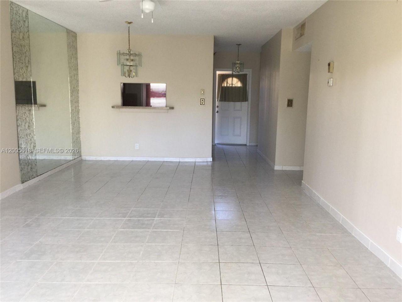 5041 W Oakland Park Blvd , Unit 110, Lauderdale Lakes, FL 33313 Photo