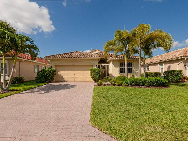 421 NW Sunview Way, Port St. Lucie, FL 34986
