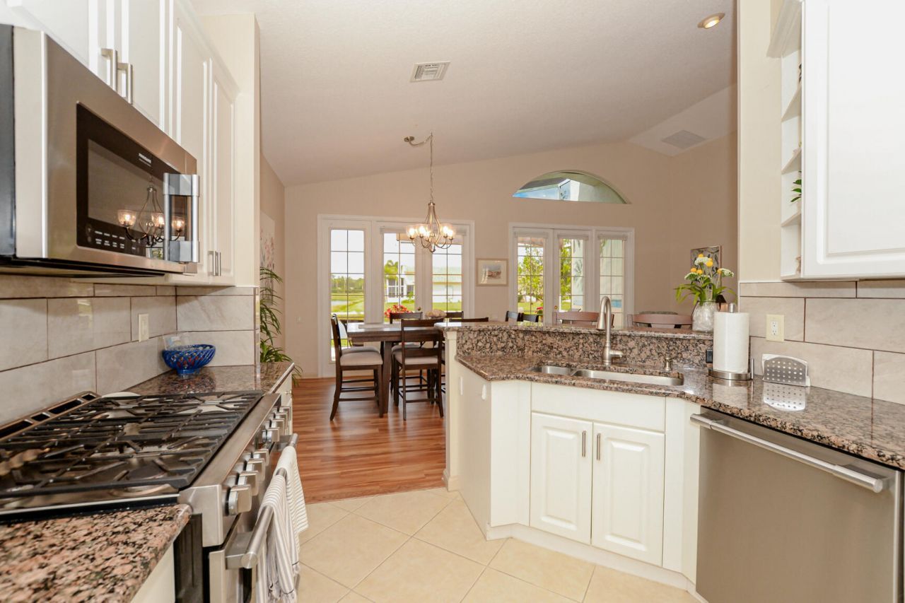 421 NW Sunview Way, Port Saint Lucie, FL 34986 Photo