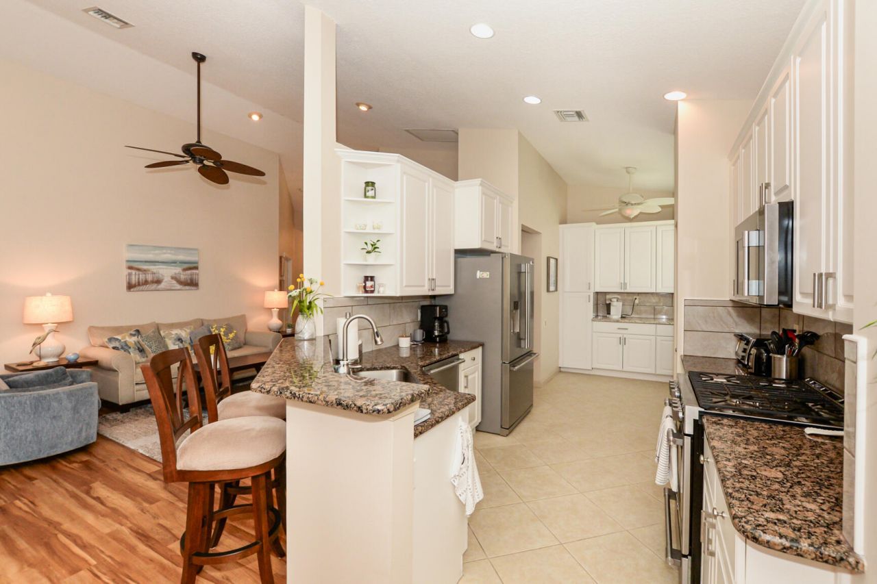 421 NW Sunview Way, Port Saint Lucie, FL 34986 Photo