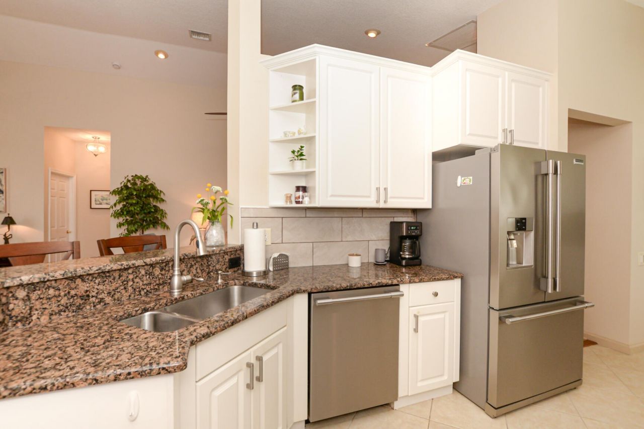 421 NW Sunview Way, Port Saint Lucie, FL 34986 Photo