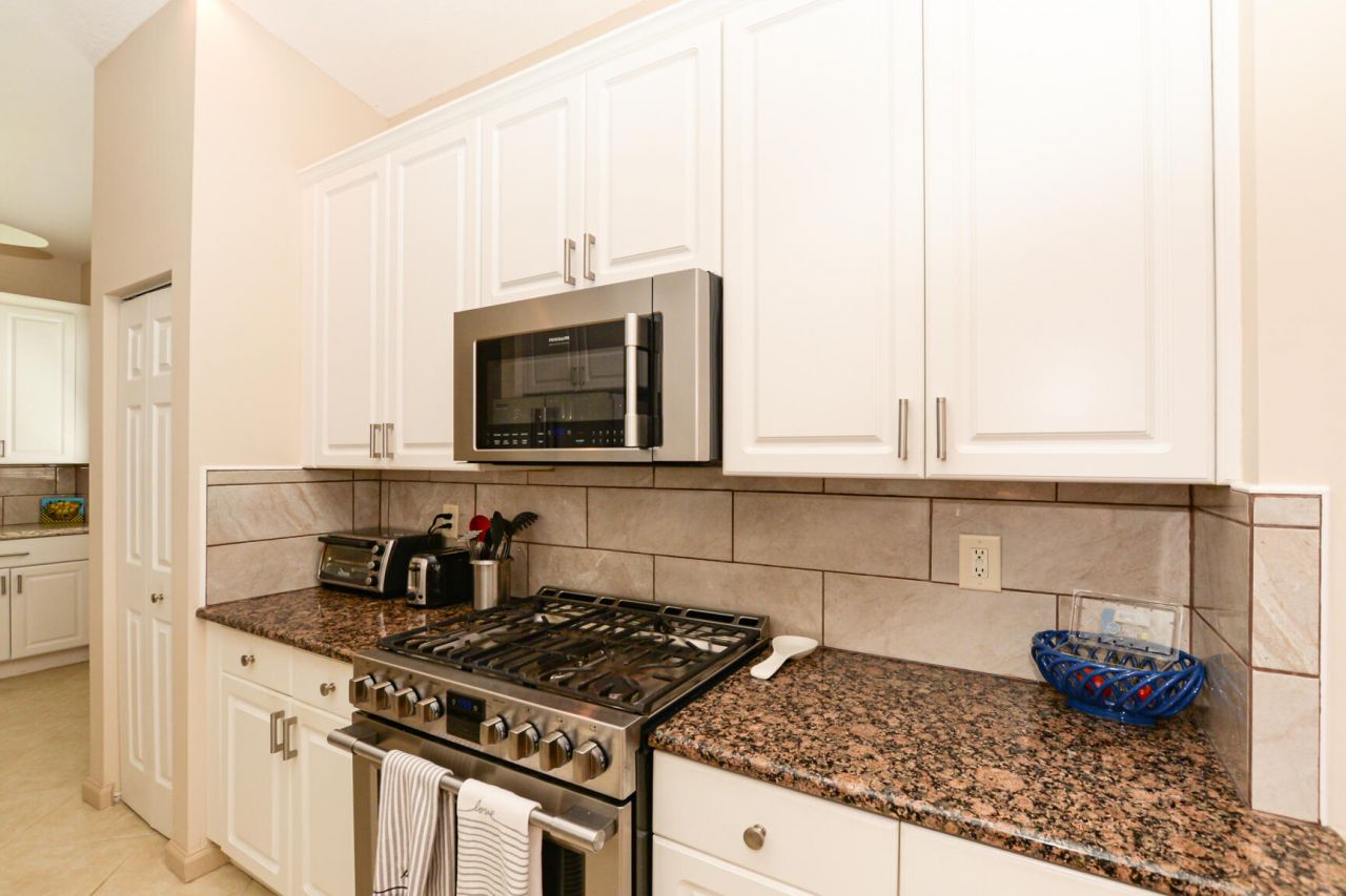 421 NW Sunview Way, Port Saint Lucie, FL 34986 Photo