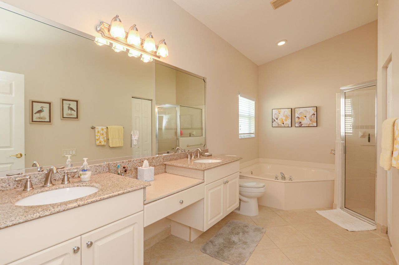 421 NW Sunview Way, Port Saint Lucie, FL 34986 Photo