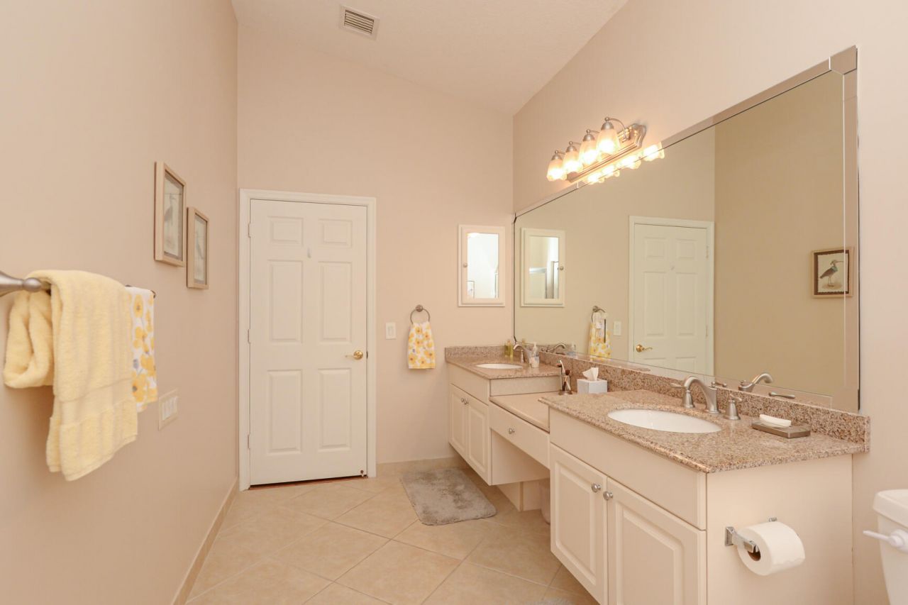 421 NW Sunview Way, Port Saint Lucie, FL 34986 Photo