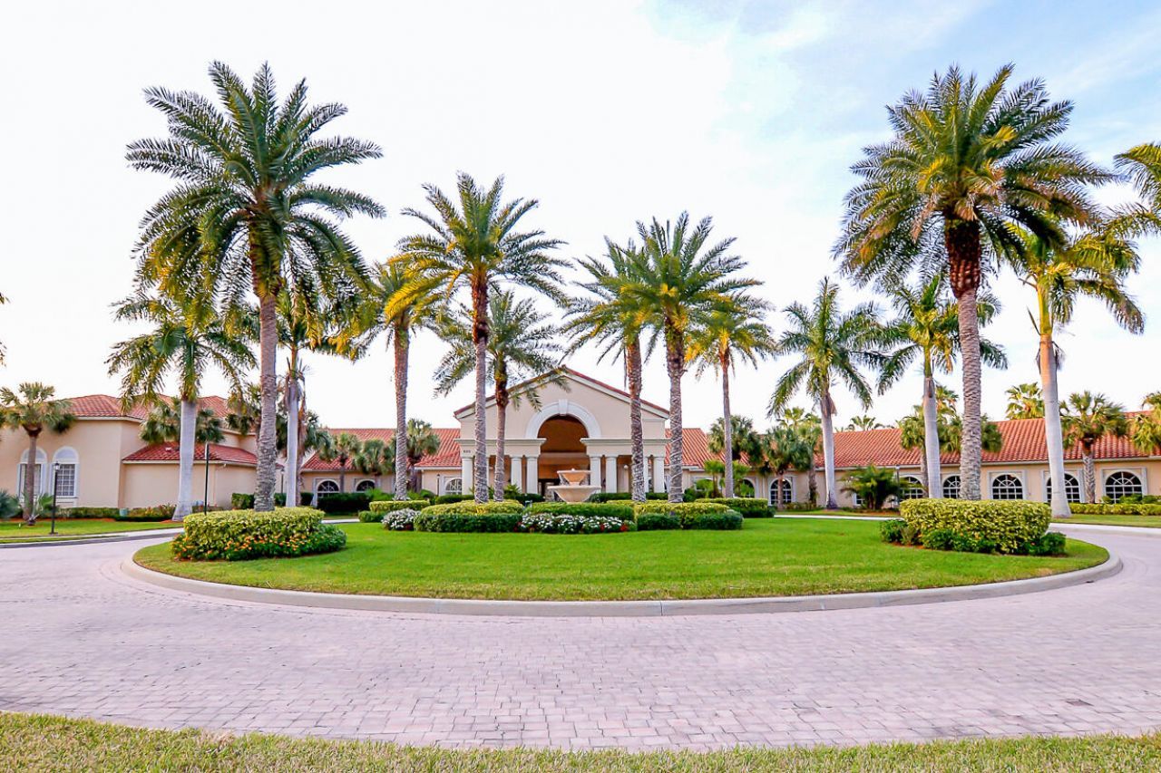 421 NW Sunview Way, Port Saint Lucie, FL 34986 Photo