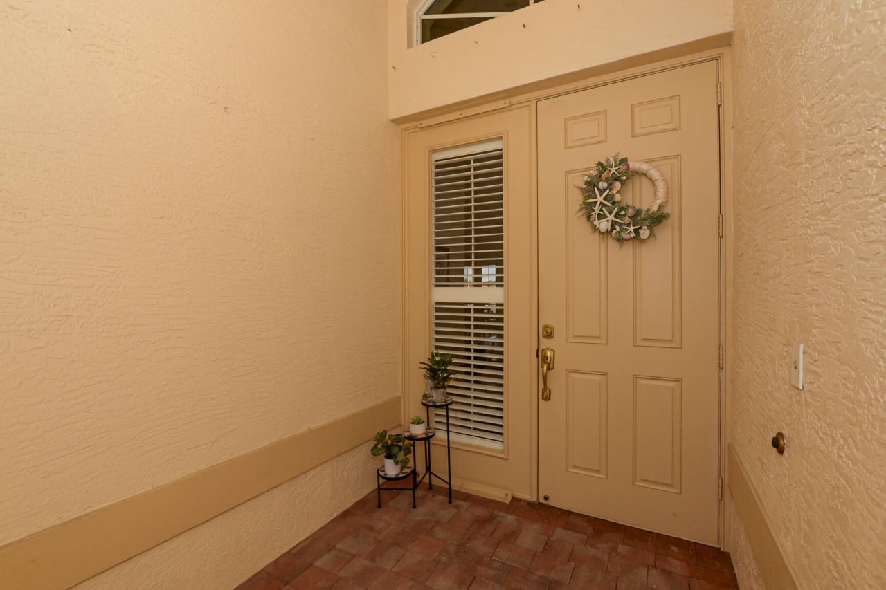 421 NW Sunview Way, Port Saint Lucie, FL 34986 Photo