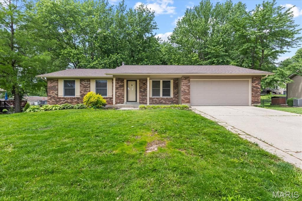 29 Weatherby Drive, Saint Peters, MO 63376 Main Photo