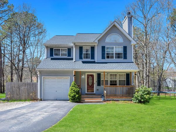 343 Oak Avenue , Riverhead, NY 11901