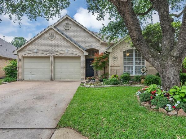 3516 Stone Creek Court, Fort Worth, TX 76137