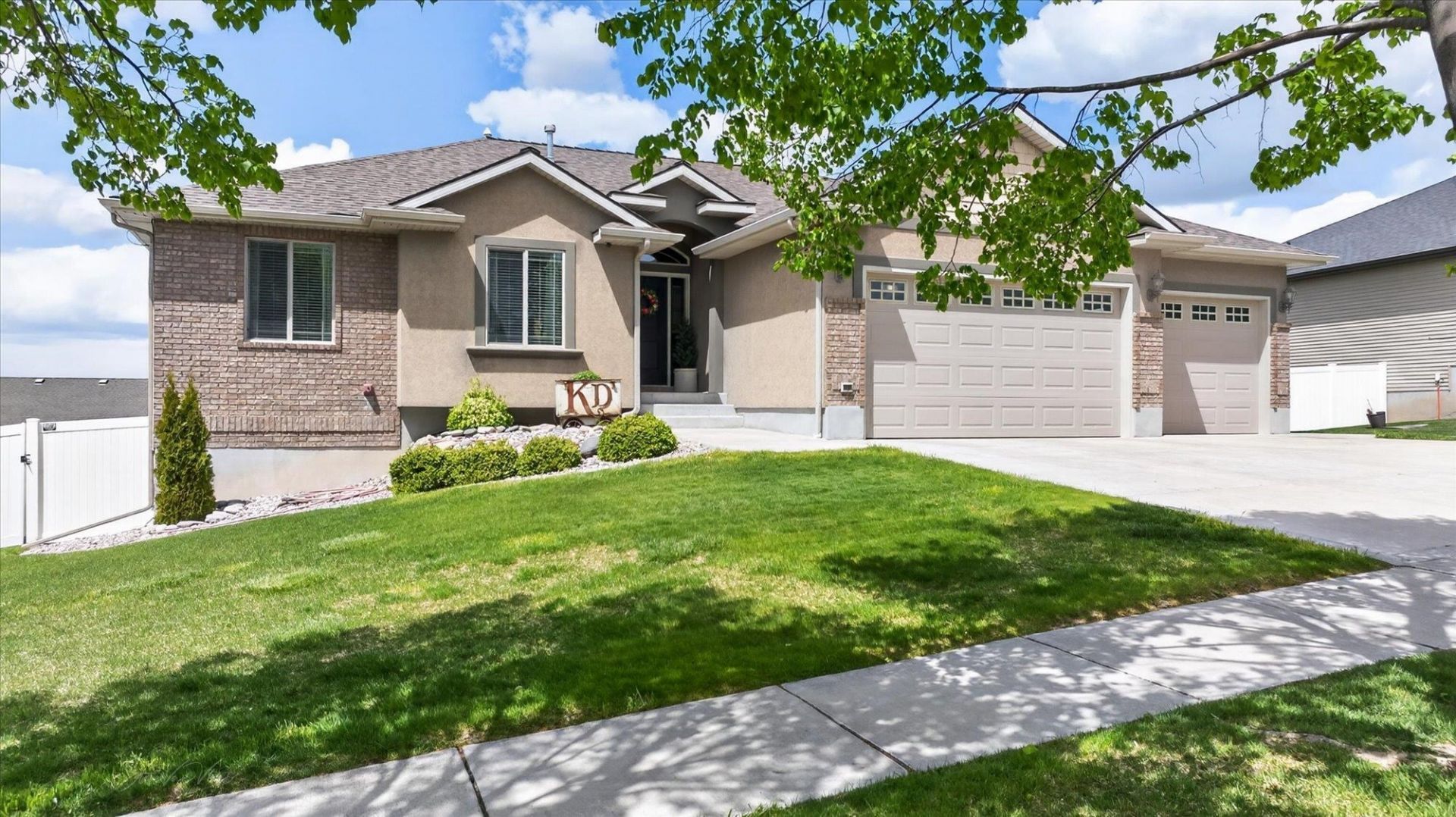 1477 Stoneridge Dr, Pocatello, ID 83201 Main Photo