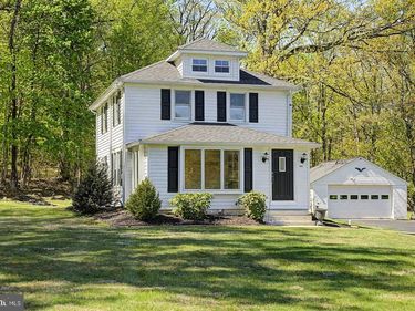 1856 RINGING ROCKS ROAD, UPPER BLACK EDDY, PA 18972