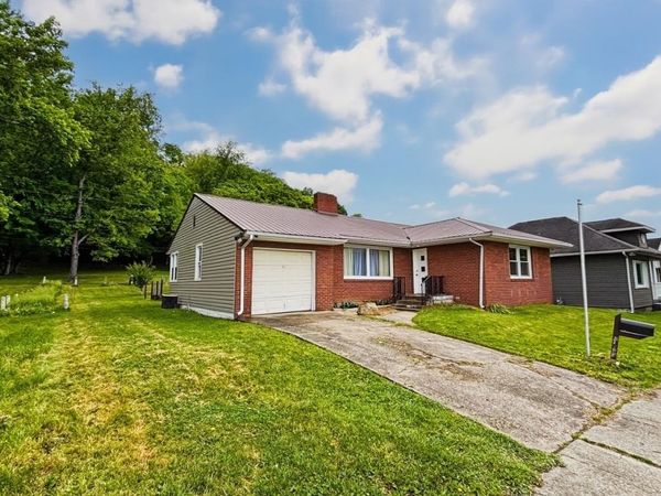 1209 S 10th St, Ironton, OH 45638