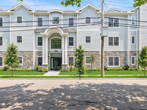 20 Secatoag Avenue , Unit 1A, Port Washington, NY 11050