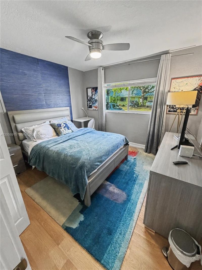 1423 Holly Heights Dr, Unit 11, Fort Lauderdale, FL 33304 Photo