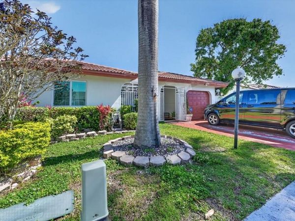 14313 SW 100th Ln , Miami, FL 33186