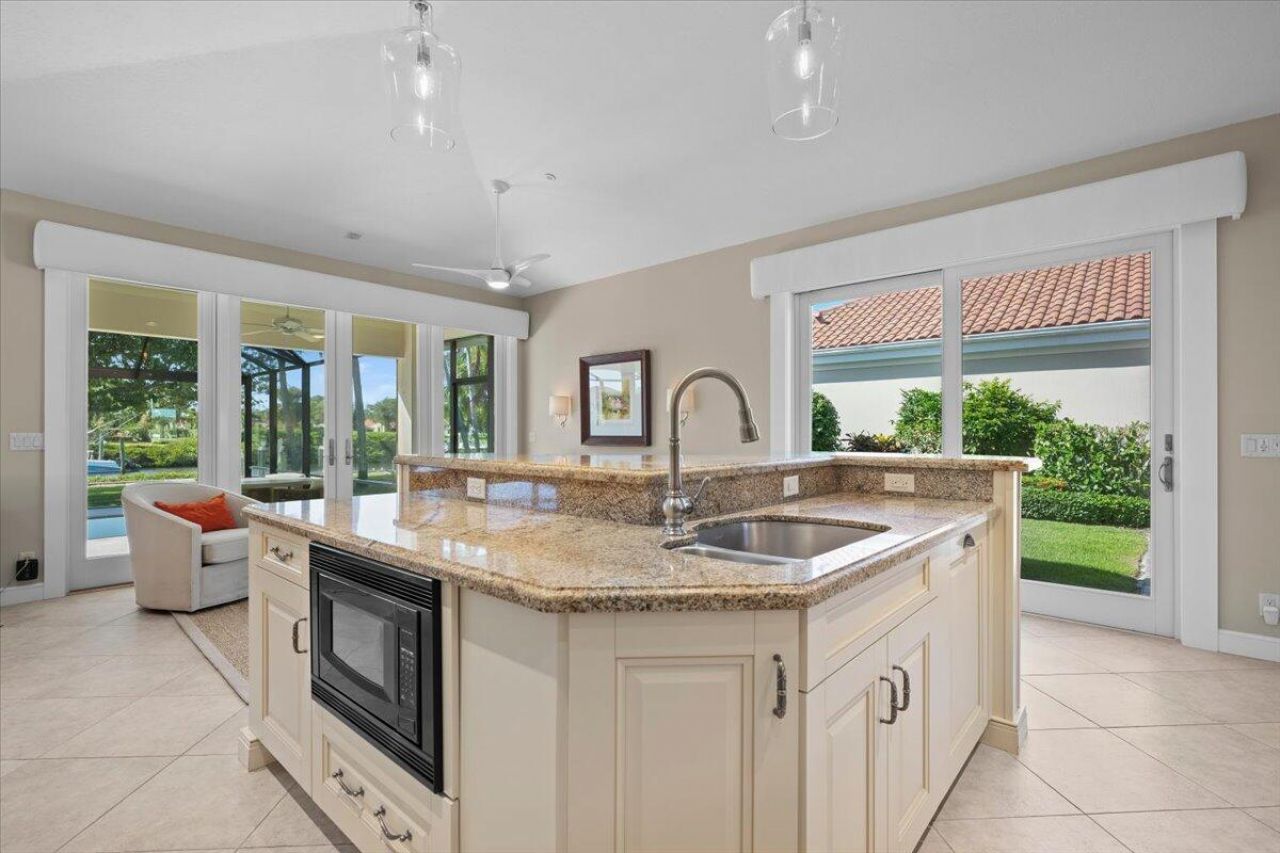 16842 Bay Street, Jupiter, FL 33477 Photo