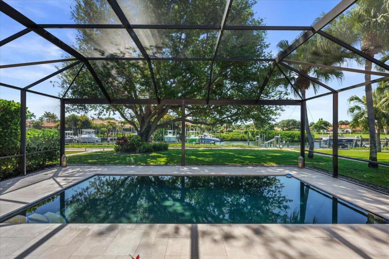 16842 Bay Street, Jupiter, FL 33477 Photo