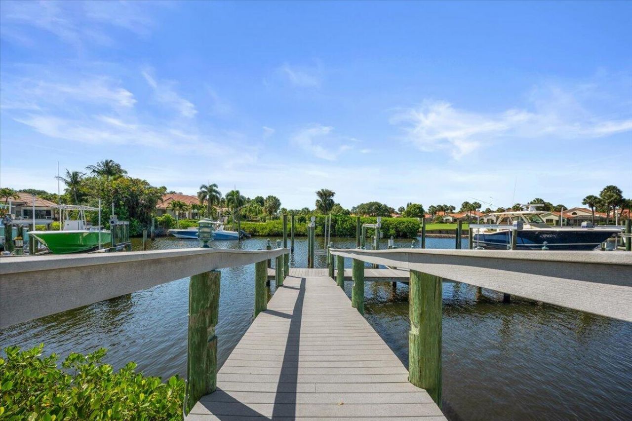 16842 Bay Street, Jupiter, FL 33477 Photo